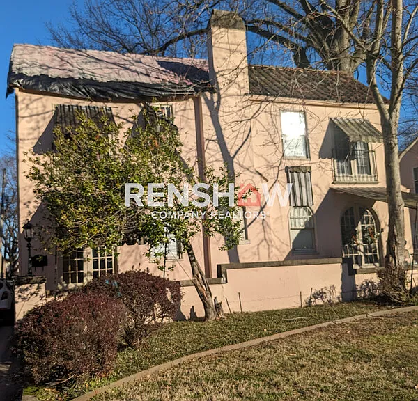 662 S McLean Blvd — Photo 1