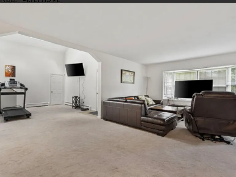 121 Birchwood Dr #1 — Photo 2