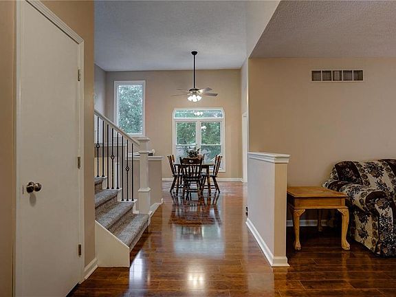 3rd image of 7835 Cody St