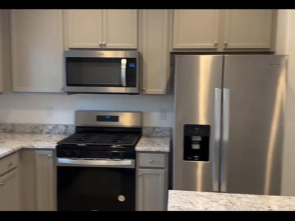 3rd image of 387 Silva Pl
