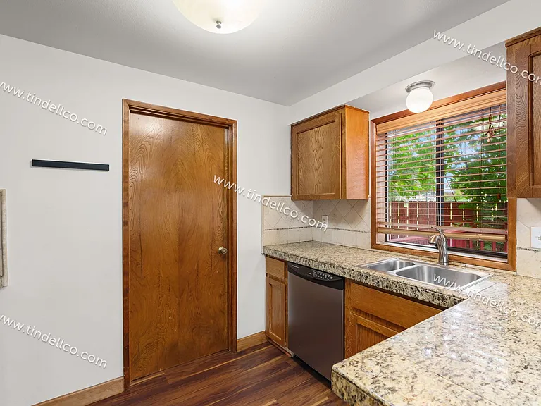 5281 NE 57th Ave — Photo 9