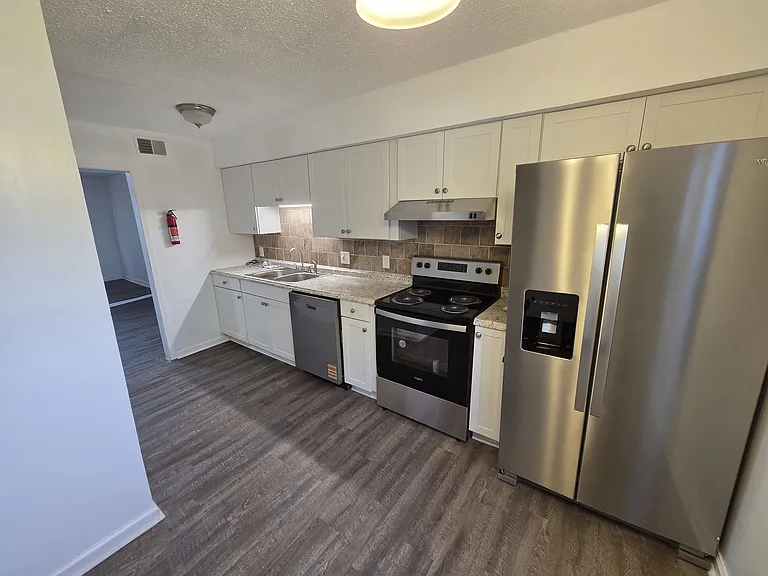 3757 Heathrow Dr — Photo 27