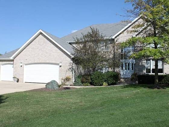 2nd image of 360 Carey Ct