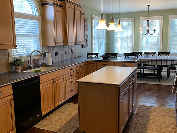 4th image of 108 Stonebrook Loop