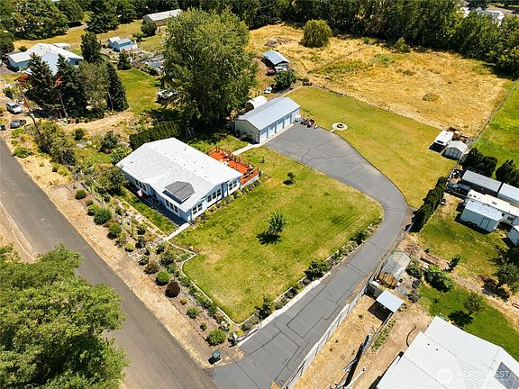 5th image of 238 Cemetery Road
