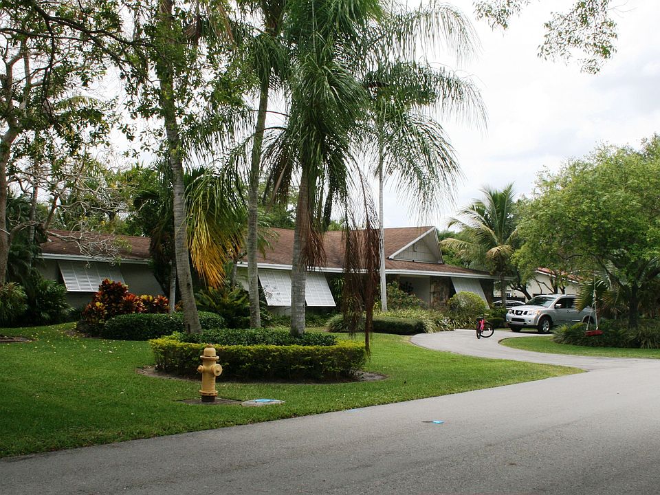 1st image of 14922 SW 74th Pl