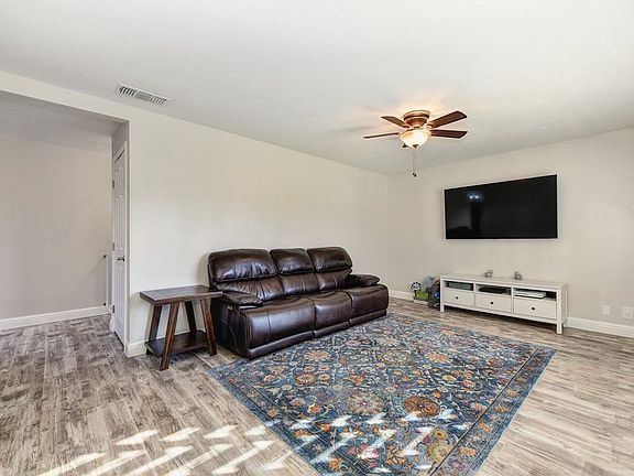 5th image of 7740 Ziebell Ct