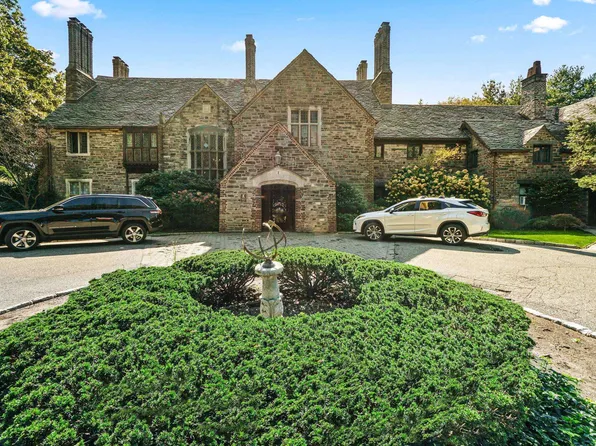 1 Byrne Ln APT 11, Tenafly, NJ 07670