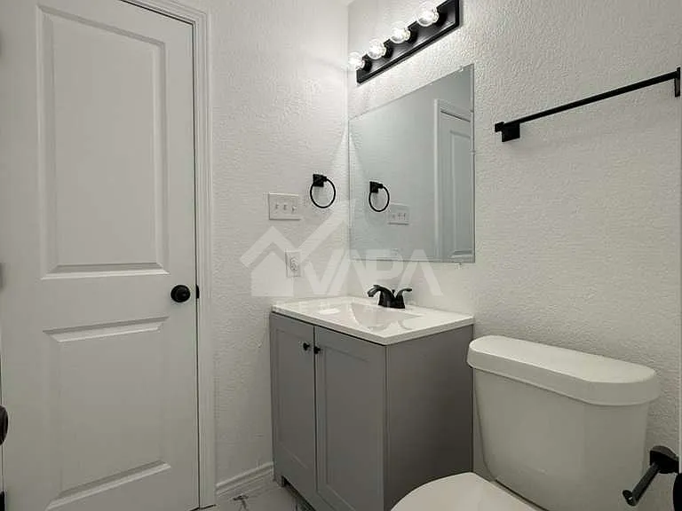 8750 Shallow Ridge Dr — Photo 13
