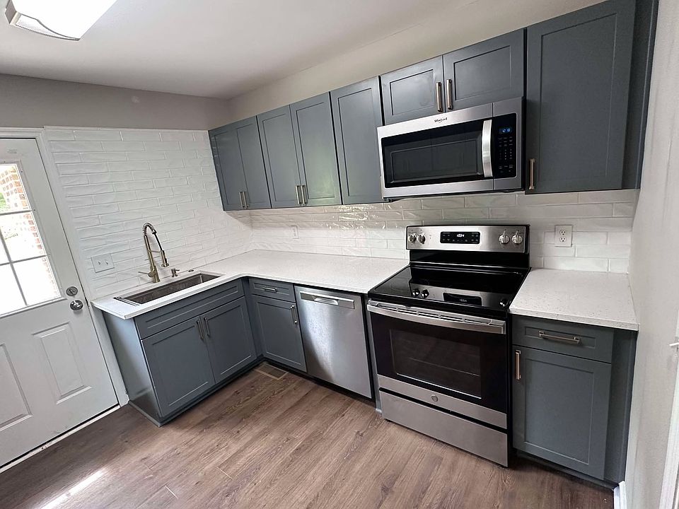 Check out this awesome kitchen! Completely remodeled in 2024.