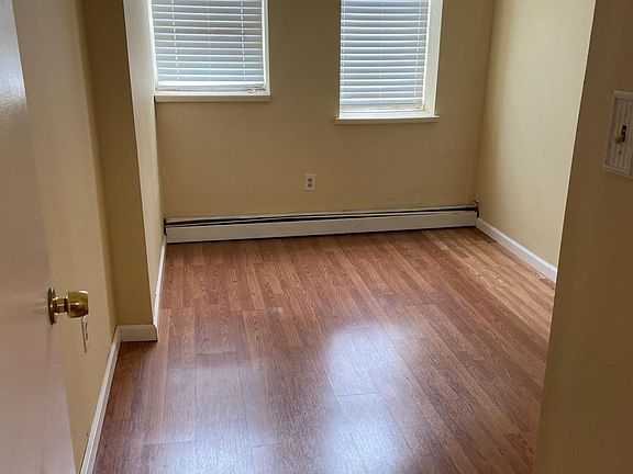 5th image of 294 S Orange Ave