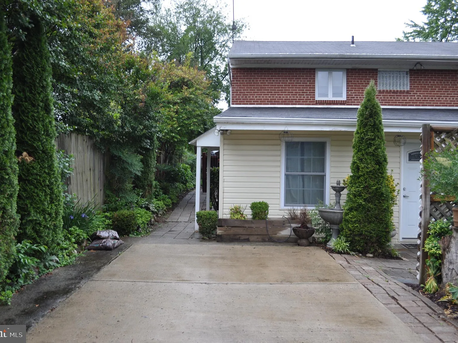 4 bed, 3.5 bath, 2908 sqft, $4,500 — Photo 2