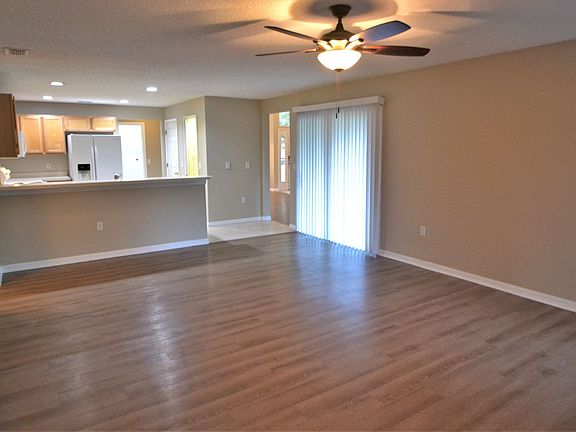 5th image of 889 Goldcoast Dr