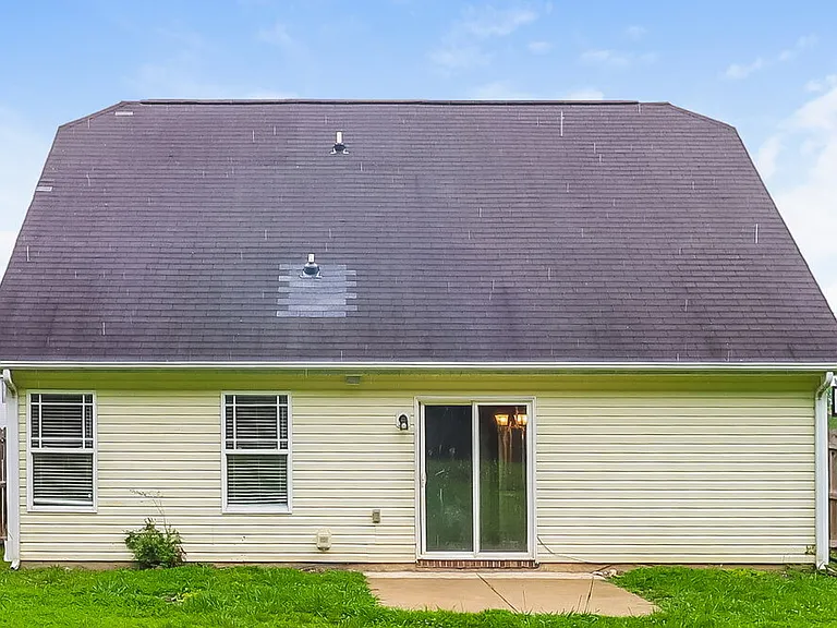 814 Oakshire Cir — Photo 17