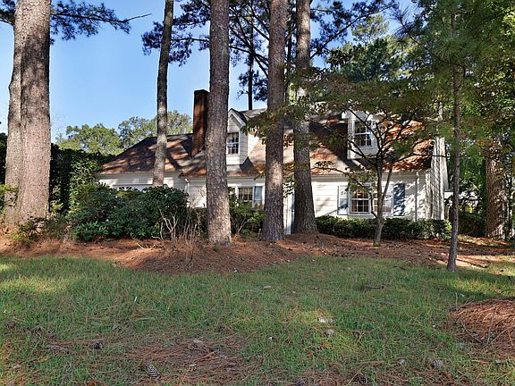 3rd image of 401 Pecan Dr