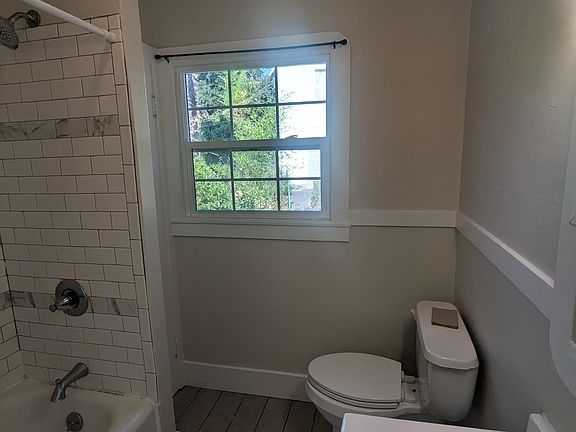 3rd image of 3809 Fruitvale Ave #1