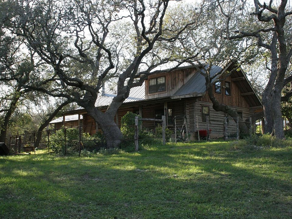 Main house overlooks pasture