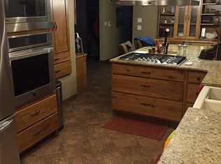 855 S Grandview Hts, Dubuque, IA 52003
