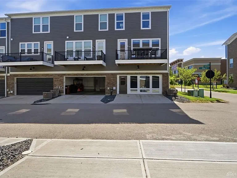 7241 Otley Dr — Photo 70
