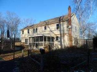 417 S Union St, Guilford, CT 06437