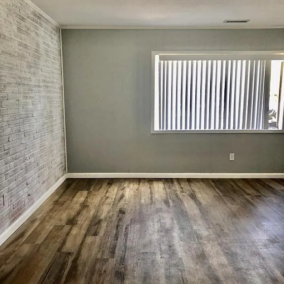 380 S Daleville Ave #F — Photo 5