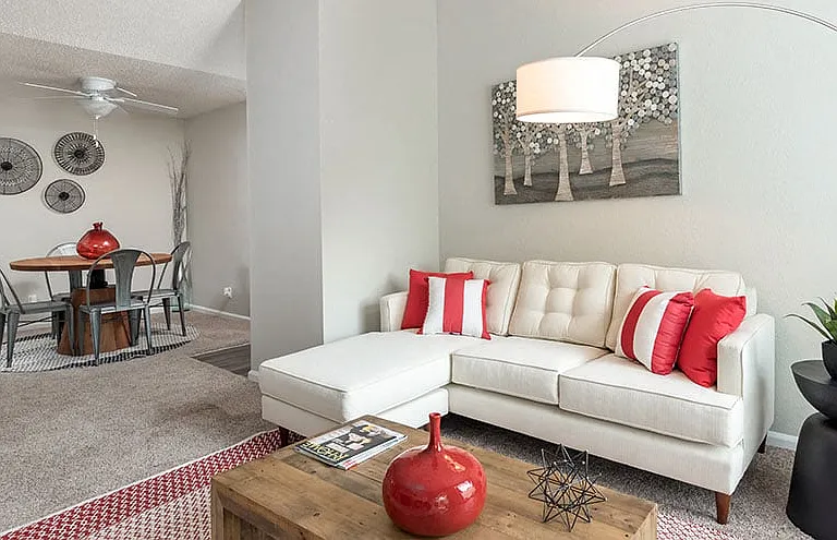Broadmoor Apartments — Photo 14