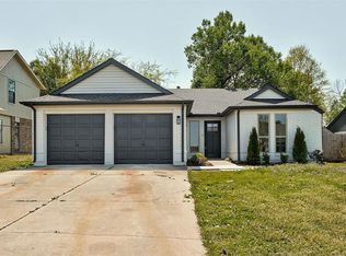 1804 Foxfire Rd, Edmond, OK 73003