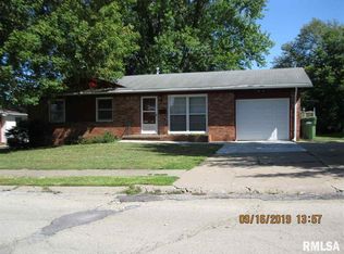 1217 N 12th St, Clinton, IA 52732