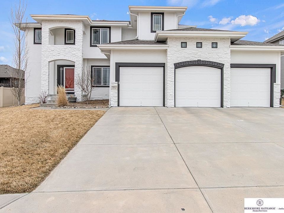 1st image of 7912 S 192nd Ave