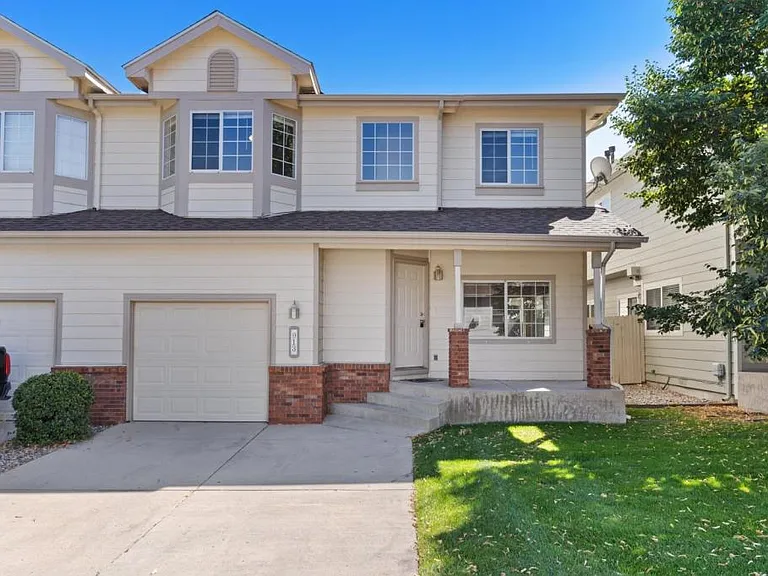 913 Samuel Point — Photo 1