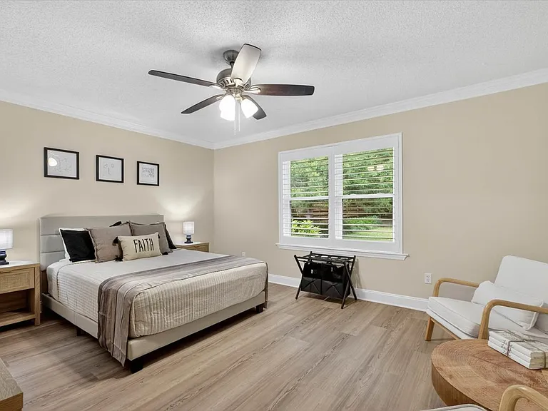 3520 Clifden Dr — Photo 28