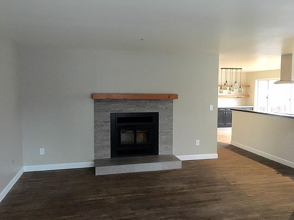2nd image of 524A Brown St