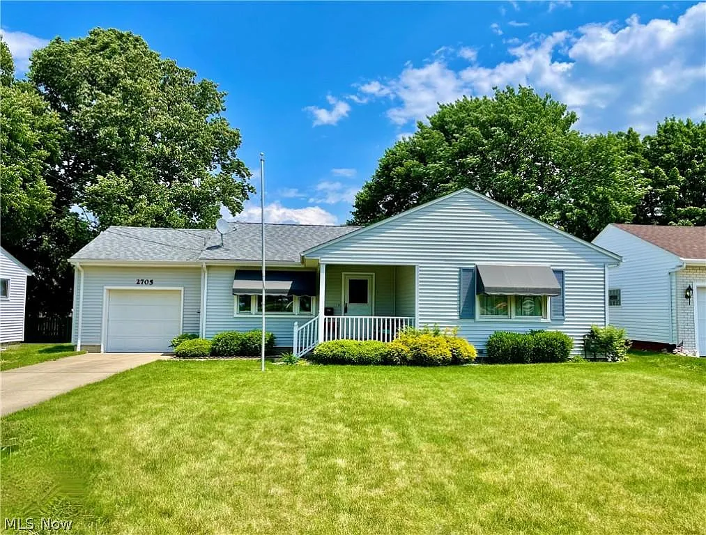 2705 Christine Ln photo 1