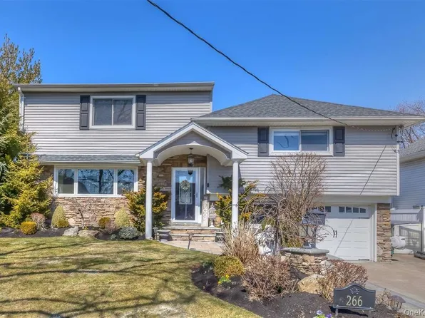 266 Thompson Avenue, Oceanside, NY 11572