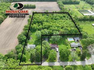 13817 Log Cabin Rd, Three Oaks, MI 49128