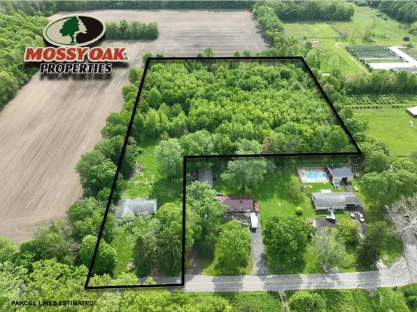 13817 Log Cabin Rd, Three Oaks, MI 49128