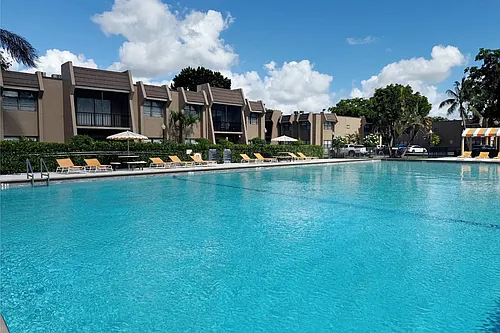 Courtyards at Miami Lakes Photo 1
