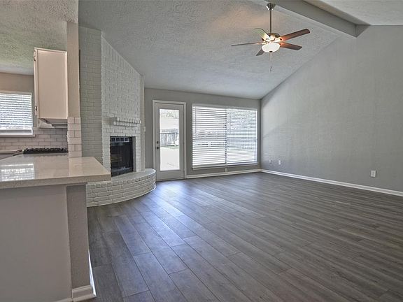 4th image of 2814 Pickett Dr