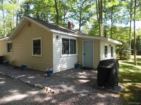 11573 42nd Rd, Wetmore, MI 49895