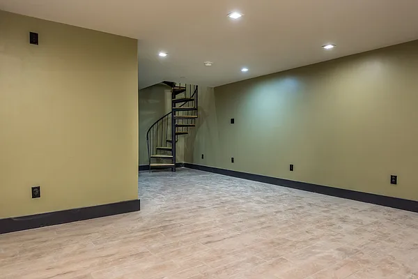 Rented by Nooklyn NYC LLC | media 49