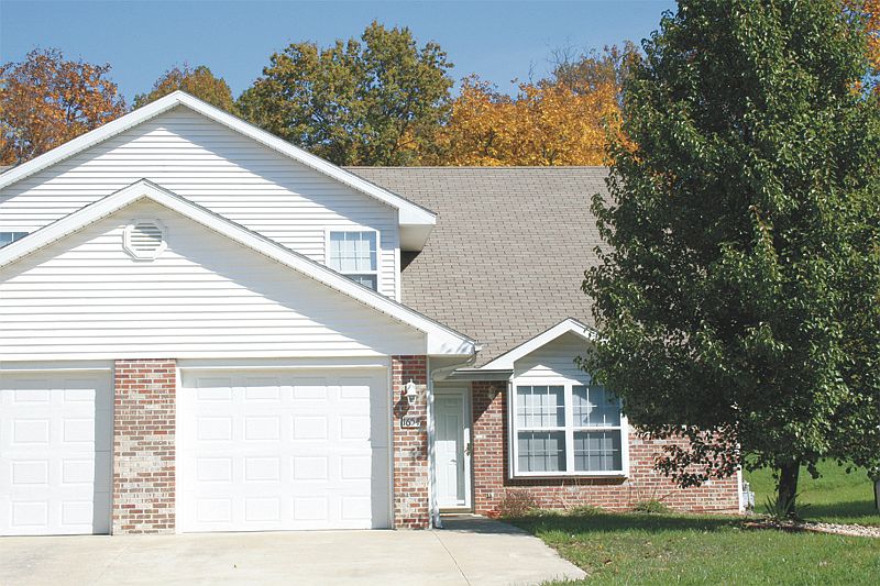 1st image of 1654-1656 N Doulton Dr
