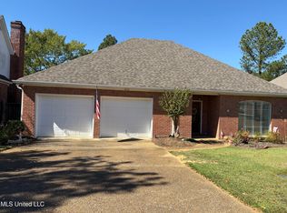 570 Spring Lake Dr, Pearl, MS 39208
