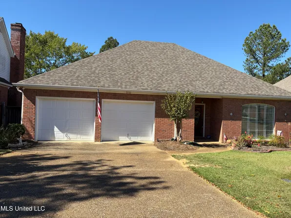 570 Spring Lake Dr, Pearl, MS 39208