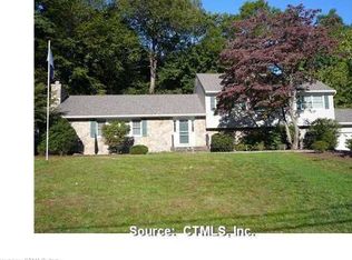 89 Meadow Ln, West Hartford, CT 06107