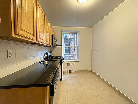 3rd image of 307 Sterling St APT F1