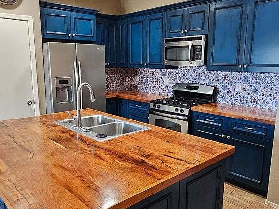 3rd image of 1153 E Madera Grove Ln