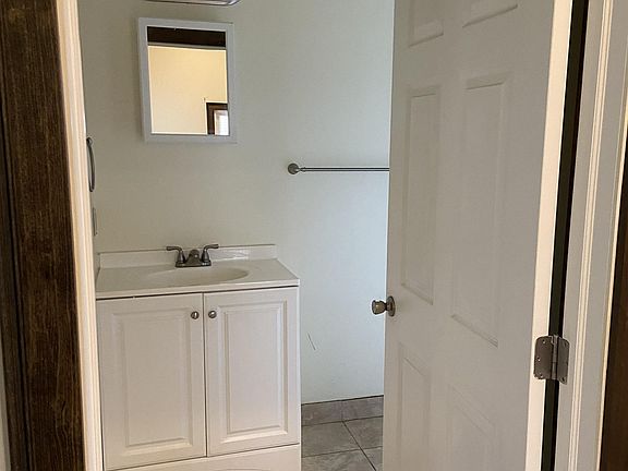 5th image of 41 W Corydon St #4