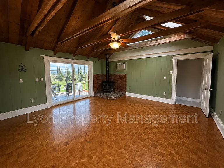 380 N Main St — Photo 5