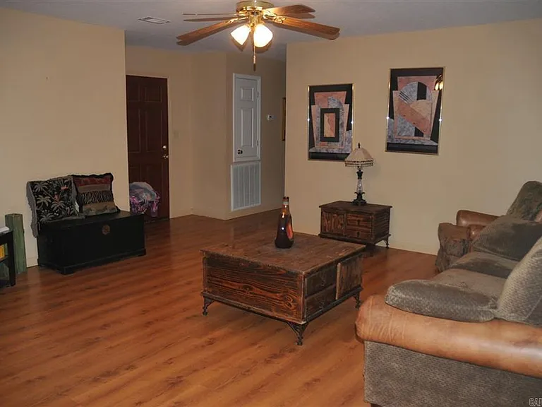 315 Village Dr — Photo 3
