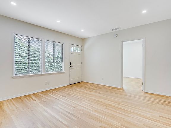 2nd image of 4244 Tujunga Ave #4244.5